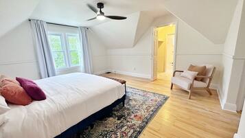 Iron/ironing board, free WiFi, bed sheets