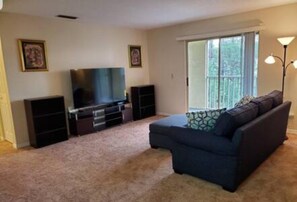 アパートメント | リビング エリア | 卓球台