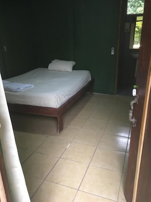 14 bedrooms, individually decorated, individually furnished - HOSTEL MAKTUB (Santa Rita)