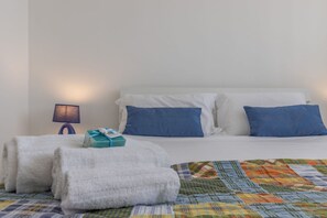 2 bedrooms, iron/ironing board, travel cot, free WiFi