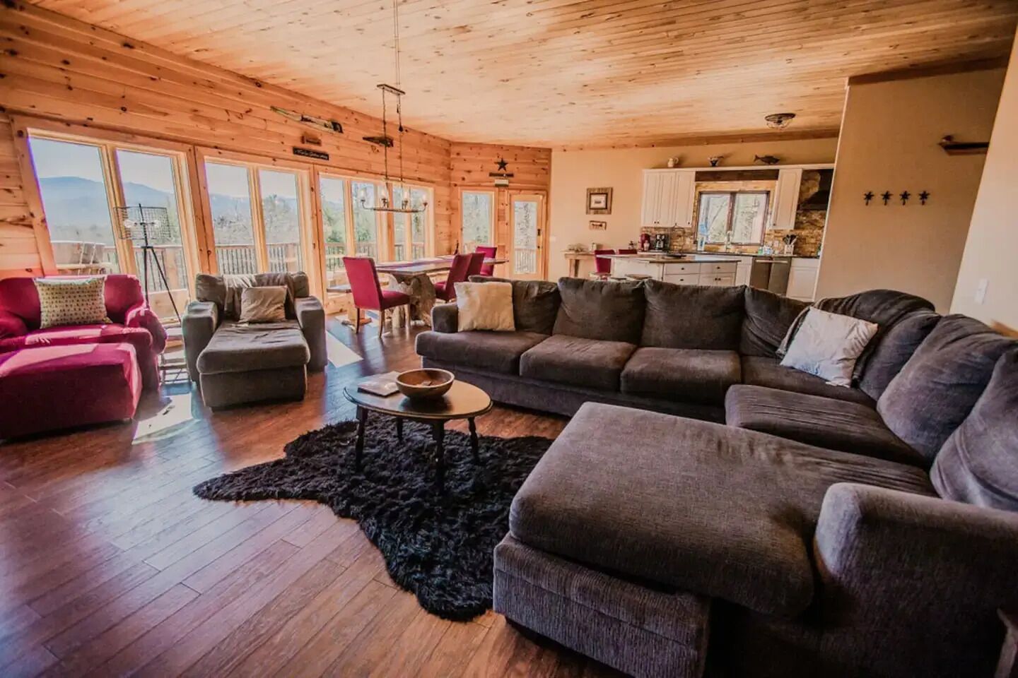5 Min To Downtown-hot Tub-theater Room-game Room W/pool Table-pets-sleeps 12 - Blue Ridge, GA