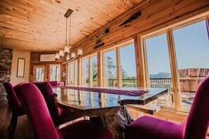 Dining - 5 Min to Downtown-Hot Tub-Theater Room-Game Room w/Pool Table-Pets-Sleeps 12
 (Blue Ridge)