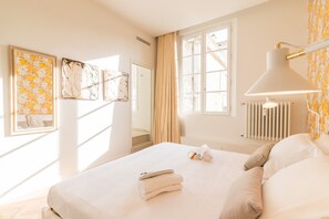 3 slaapkamers, een strijkplank/strijkijzer, gratis wifi, beddengoed