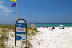 Beach nearby - Lion on the Beach - Community Pool, Bikes + Golf Cart, Great 30A Locale! (Seagrove Beach)
