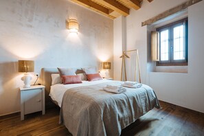 4 Schlafzimmer, Bügeleisen/Bügelbrett, WLAN, Bettwäsche