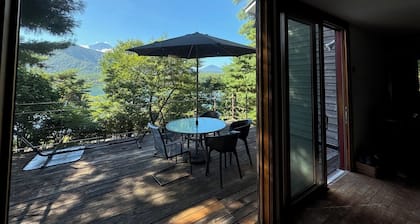Mt.Fuji view/2min walk Lake Saiko/private cottage/BBQ/5min drive Kawaguchi Lake