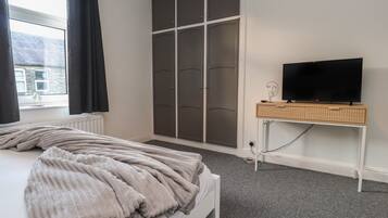 2 bedrooms, individually decorated, individually furnished, free WiFi