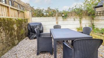 Cottage | Outdoor dining