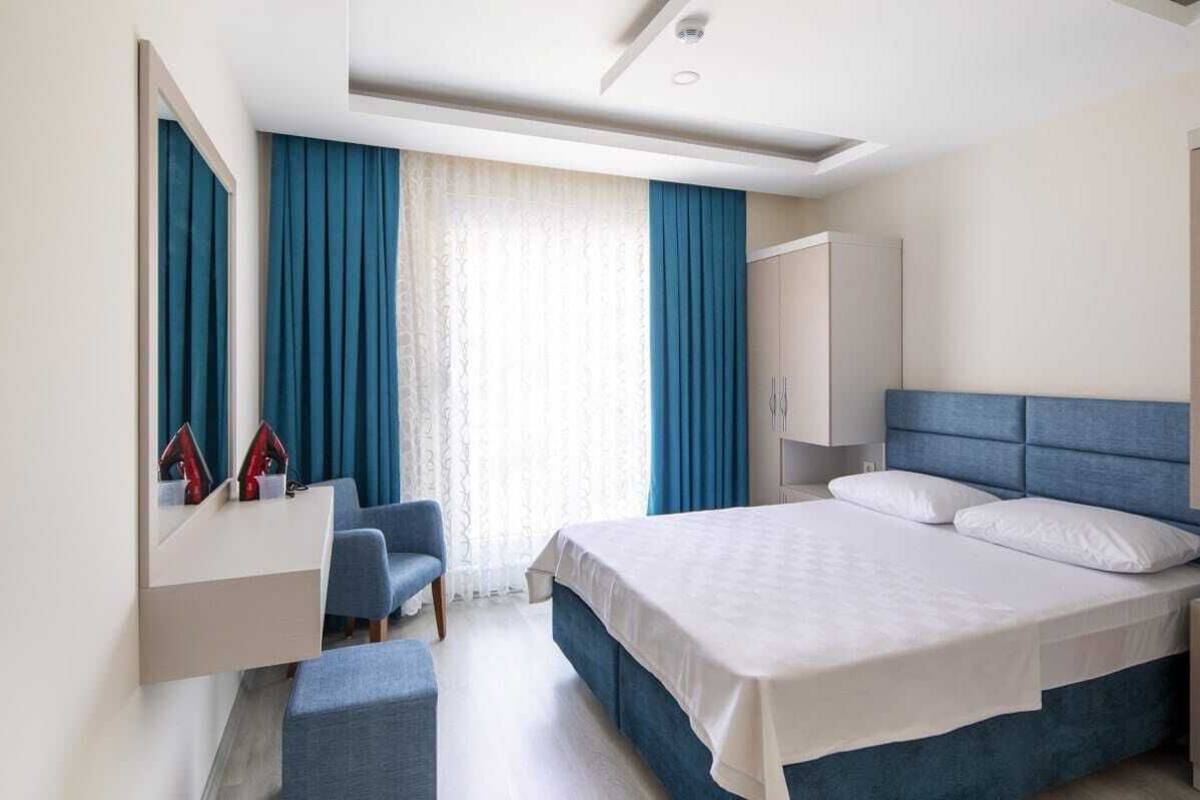 1 bedroom, blackout curtains, iron/ironing board (on request), free WiFi