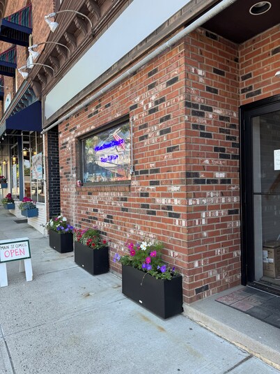 Downtown Gateway to the Berkshires. Walk to Everything.