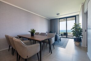 Dining - Umhlanga Ridge | Pool | Sauna | Aircon |Gym (Cape Town)