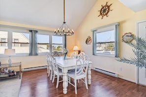 Dining - Quaint Bayside 3 Bedroom in Bethany Beach: Water Views, Deck, Covered Parking! (Bethany Beach)