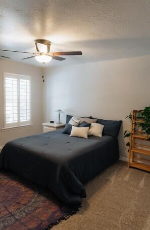 3 bedrooms, iron/ironing board, WiFi, bed sheets - Cozy Full Basement Getaway in Mountain Green (Morgan)