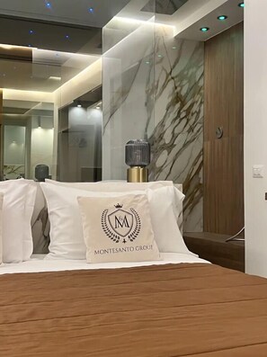 Exclusive Apartment | 1 bedroom, minibar, desk, soundproofing - Suite Elegant  (Naples)