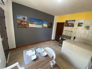 Dining - Acogedores Departamentos Independientes en la Garzota 5 mts del Aeropuerto (Guayaquil)
