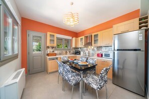 Mikrobølgeovn, opvaskemaskine, kaffe-/temaskine