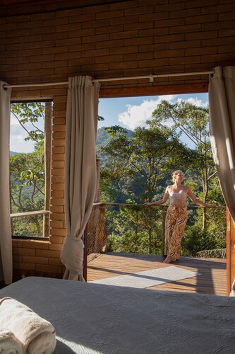 Casa Mohini: Deck Para Montanha e Lareira. Piscina Natural e Templo a 5 min