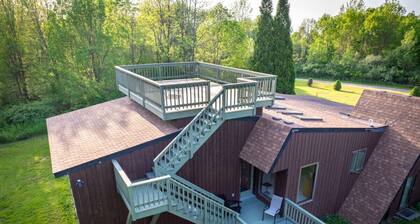 A+ Country Getaway | Rooftop Deck | Pet Friendly