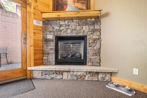 Interior - Mountainside Cabin 40L-Dog Friendly (McHenry)