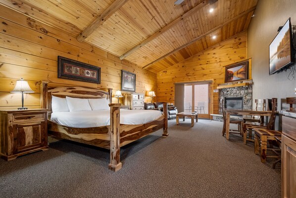 Iron/ironing board, WiFi, bed sheets - Mountainside Cabin 40L-Dog Friendly (McHenry)