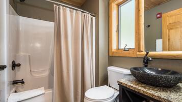 Hårføner, håndklær, såpe og toalettpapir