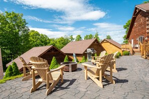 Terrace/patio - Mountainside Cabin 49R (McHenry)
