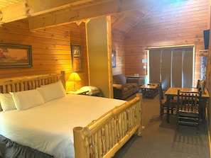Room - C50L - King, Queen, Bunkbed, Loft, Dog Friendly (McHenry)
