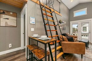 아파트, 퀸사이즈침대 1개, 주방, 정원 전망 (415 Mason Court #6B) | 내부