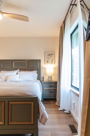 2 Schlafzimmer, Schreibtisch, Bügeleisen/Bügelbrett, WLAN