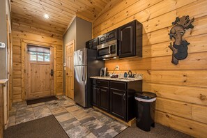 Refrigerador, microondas y cafetera y tetera 