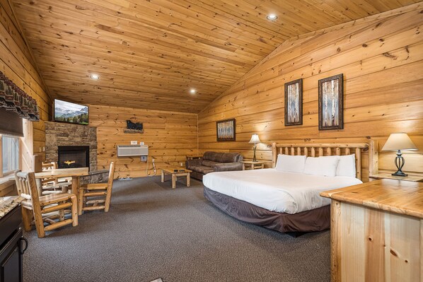 Televisión y chimenea 