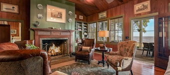 Stunning Lake Moultrie Estate on Deep Water