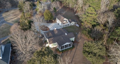 Stunning Lake Moultrie Estate on Deep Water