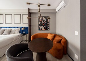 En 40-tommers smart-TV med digitale kanaler