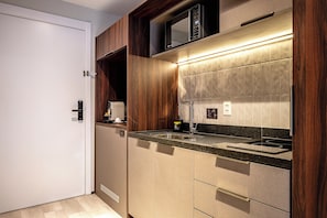 Standard Suite, 2 Single Beds | Private kitchen