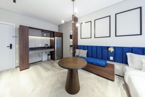 PNE Couple Suite | 1 bedroom, premium bedding, free WiFi, bed sheets