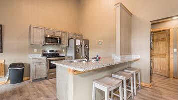 Wasserkocher mit Kaffee-/Teezubehör