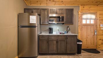 Frigorífico, microondas y cafetera o tetera