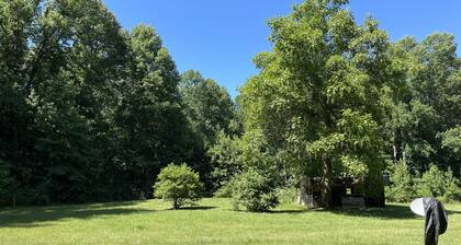 Cozy 2-bedroom cottage located in beautiful and private Hoosier National Forest