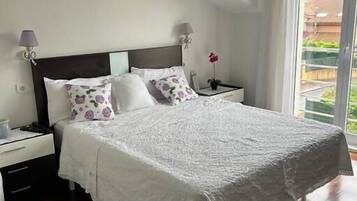 4 chambres, fer et planche Ă repasser, lit parapluie, Wi-Fi