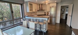 Réfrigérateur, micro-ondes, four, lave-vaisselle