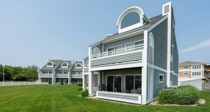 Waterfront Condo in Spring Lake-Blissful Blue Waterfront