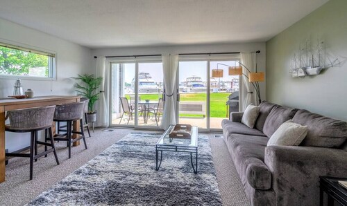 Waterfront Condo in Spring Lake-Blissful Blue Waterfront