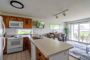 Fridge, microwave, oven, stovetop - Waterfront Condo in Spring Lake-Blissful Blue Waterfront (Spring Lake)