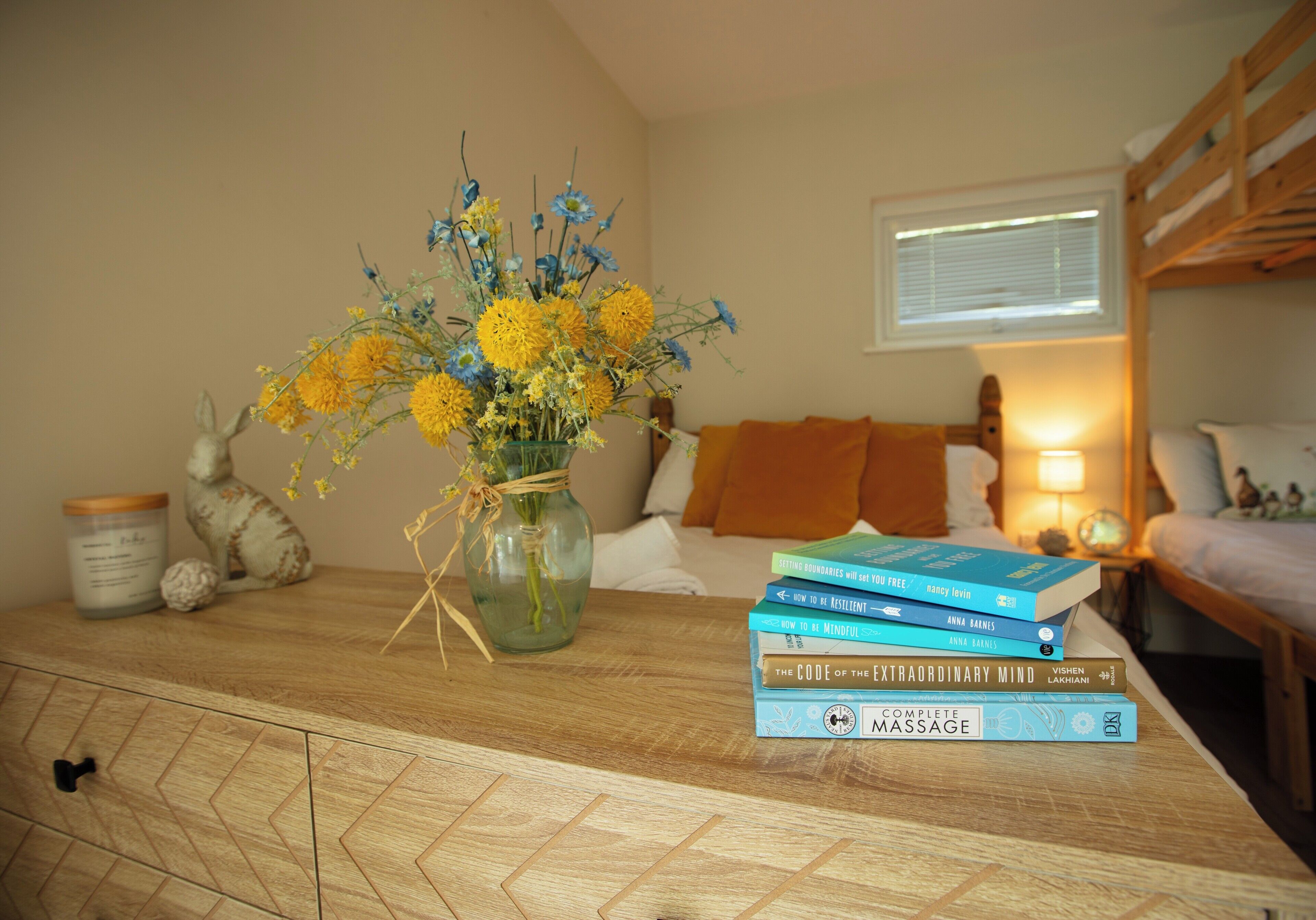 Travel cot, free WiFi, bed sheets