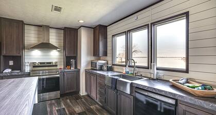 ‘Sunset Cove’ Lakefront Rental w/ Private Dock!