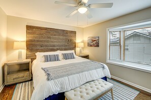 3 Schlafzimmer, Schreibtisch, Bügeleisen/Bügelbrett, Reisekinderbett