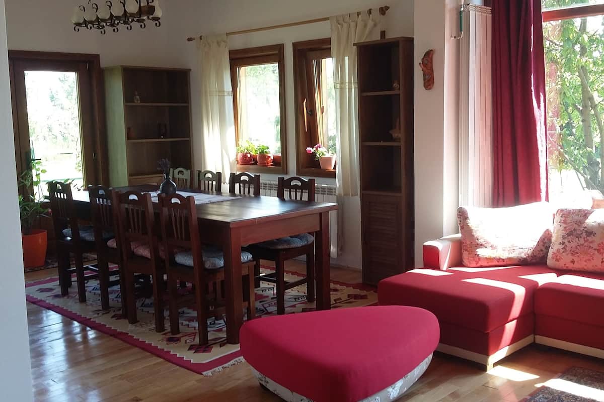 Casa família, vista para o jardim | 3 quartos, roupas de cama antialérgicas, quartos à prova de som