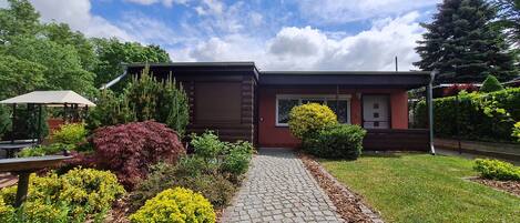 المنشأة من الخارج