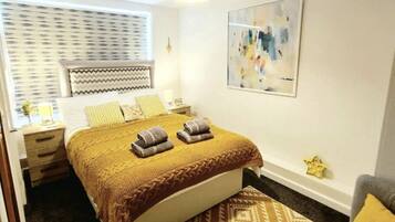 2 bedrooms, iron/ironing board, WiFi, bed sheets